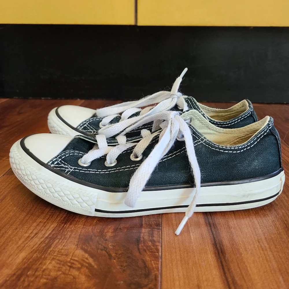Converse Chuck Taylor Sneakers All Star OX Black 3J235‎ Youth Size 1